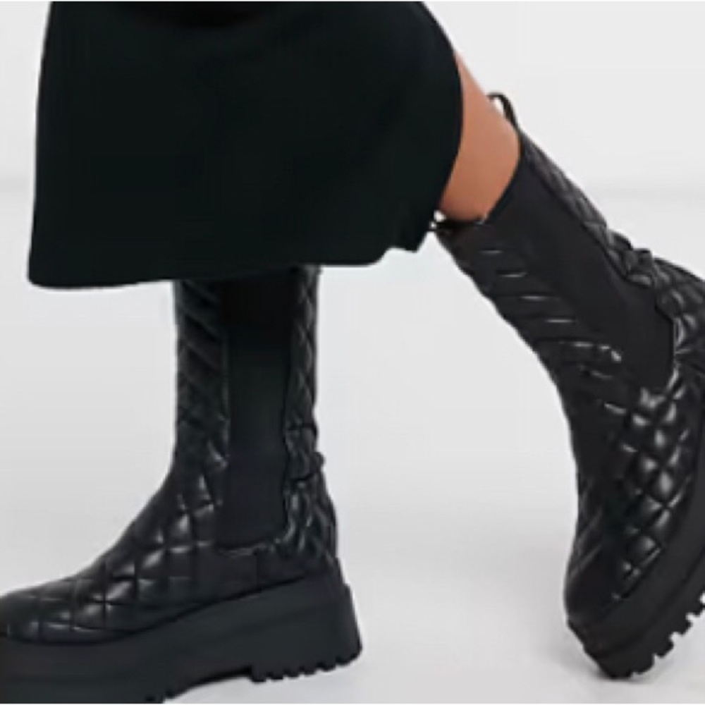 Public Desire Black Quilted Adult Boots - Picture 4 of 4